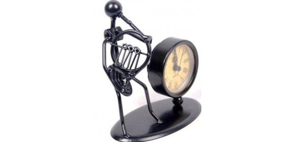 Skulptur mit Uhr Waldhorn